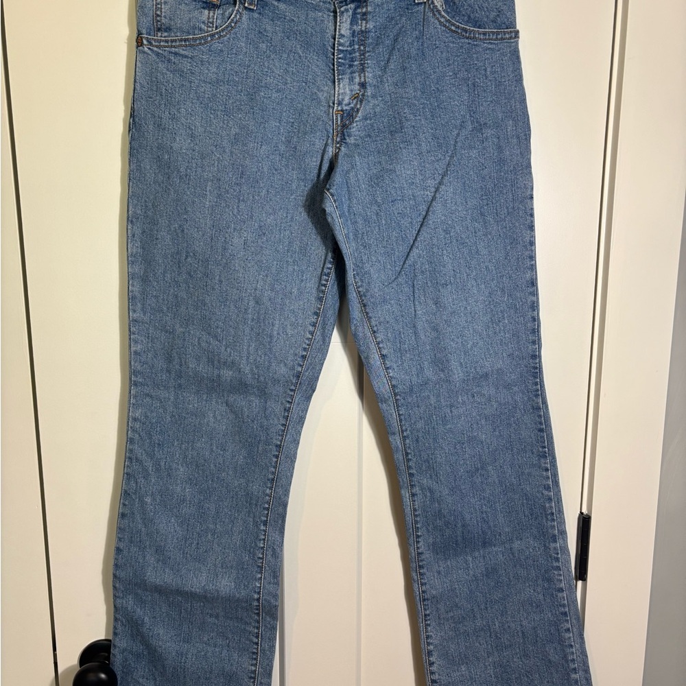 Levis Women's Relaxed Bootcut 550 Jeans Light Washed Size 8M